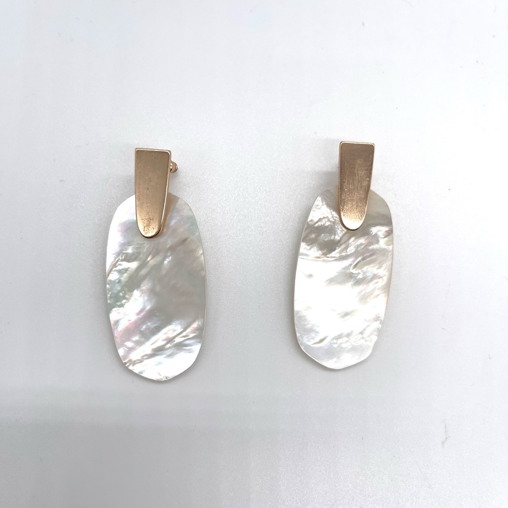 Kendra Scott Mother of Pearl Earrings - Picture 2 of 4